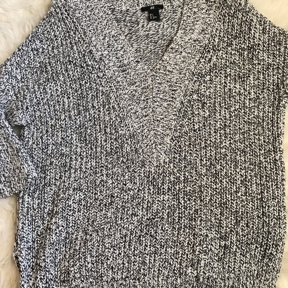 H&M Black and White Sweater